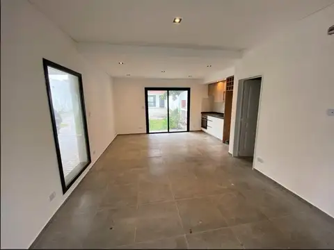 Depto Tipo Casa en Venta en Ituzaingo, USD 140.000