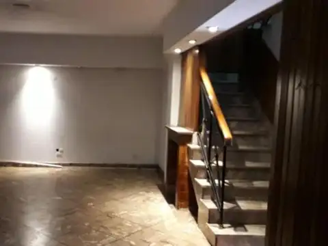 Casa 6 ambientes con 4 baños