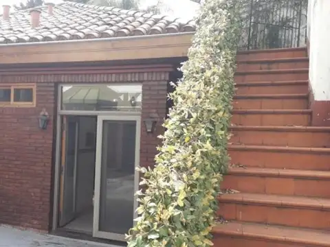 Excelente casa, s/2 Lotes IDEAL CONSTRUCTOR  -  TOTAL 1000m2