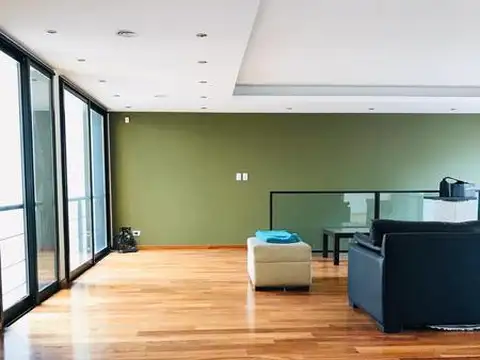 Casa en Venta con 4 cocheras