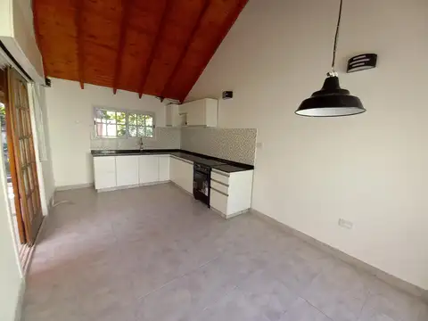 Depto Tipo Casa en Alquiler de 4 ambientes