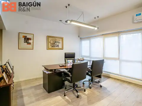 Oficina en Venta con 2 cocheras