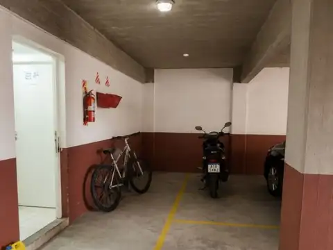 Alquiler de Cochera Cubierta en Caseros, Tres de Febrero.
