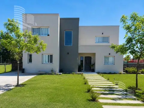 Venta - Casa 5 ambientes, Jardin - San Gabriel, Villanueva