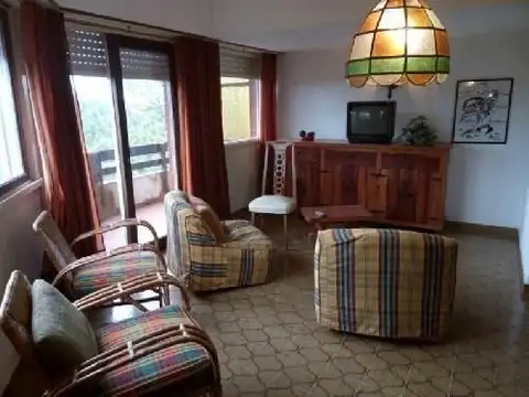 Departamento 5 ambientes con 2 baños