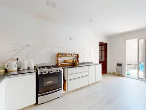 VTA CASA 4 AMB PATIO BALCÓN TERRAZA REFACCIONADA.