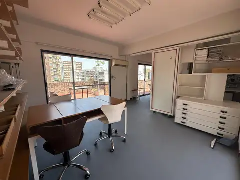 AMOBLADO O VACÍO  Apto oficina o vivienda. Balcón terraza con vista panorámica 