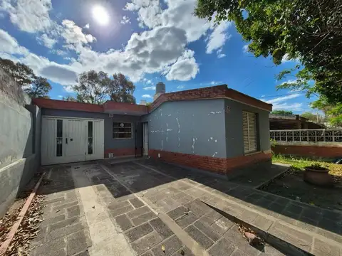 CASA 3 DORMITORIOS BARRIO MARCOS SASTRE