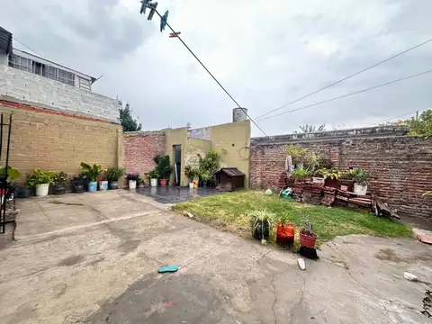 Casa 4 ambientes con 1 baño