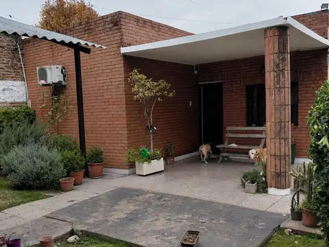 CASA DE 3 AMBIENTES EN VENTA MAS DEPARTAMENTO