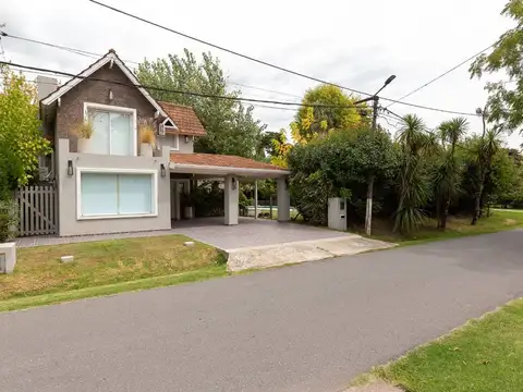 Casa en Venta en Loma Verde, USD 260.000