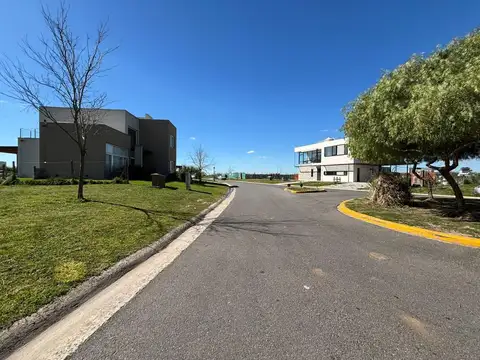 Terreno en Venta, FOS 45