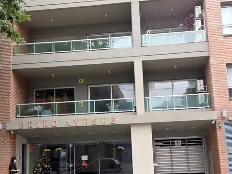 DEVOTO RESIDENCIAL EDIFICIO IMPORTANTE HALL DE ENTRADA, CON SILLONES DE ESTILO y ESPACIOSA RECEPCIÓN, AMENITIES y COCHERA FIJA