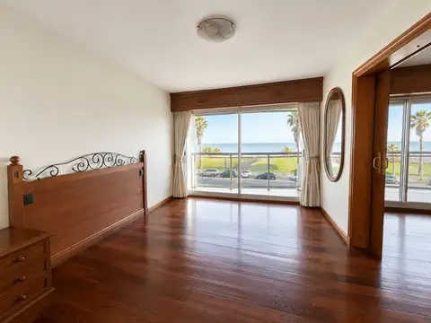 Departamento en Venta con 3 cocheras