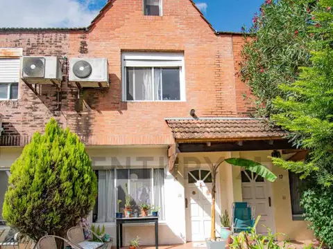 Casa en Venta con 1 cochera