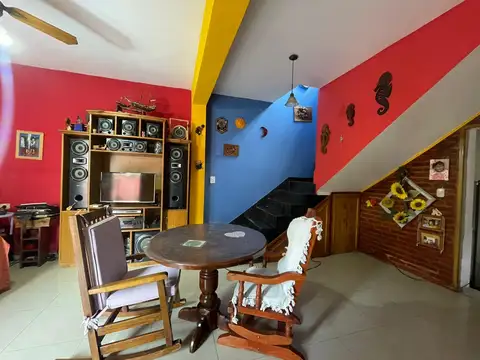 VENTA CASA 5 AMBIENTES W. MORRIS CON PILETA CLIMATIZADA