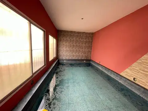 Casa 5 ambientes con 3 baños