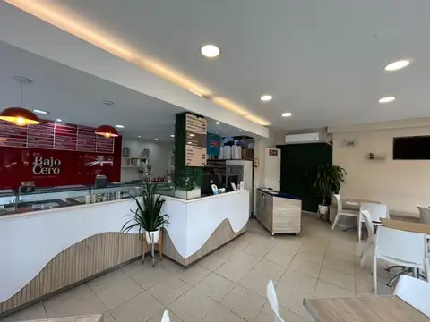 VENTA - FONDO DE COMERCIO DE IMPORTANTE FRANQUICIA HELADERIA BAJO CERO - BARRIO ECHESORTU