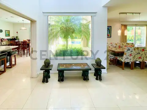 Casa 7 ambientes con 4 baños
