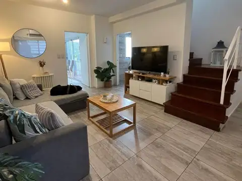 Depto Tipo Casa en Venta de 3 ambientes