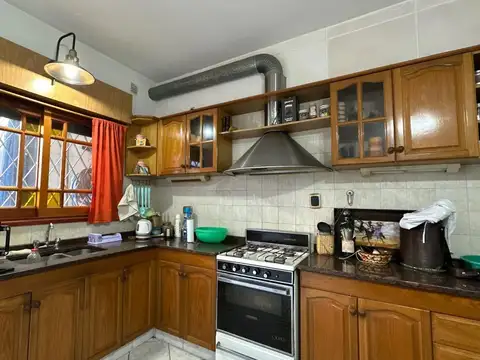 Casa 6 ambientes con 1 baño