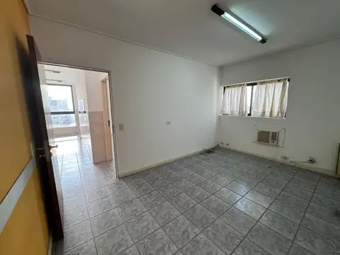 Oficina 3 ambientes con 1 baño