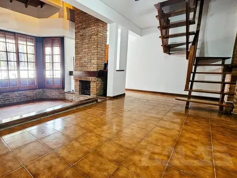 Casa 5 ambientes con 2 baños