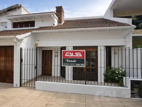 Chalet 4 dormitorios 1 SUITE y parque en el centro de Ituzaingó Norte. APTA CRÉDITO