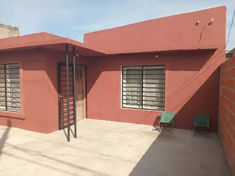 Casa 3 ambientes con 1 baño