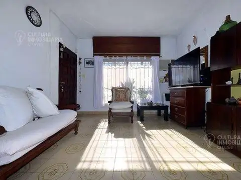 CASA VENTA 4 AMBIENTES MORENO CON PILETA PERMUTA
