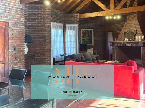 Casa 5 ambientes con 2 baños