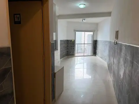 ALQUILER ALMAGRO MONOAMBIENTE CON BALCON FRENTE