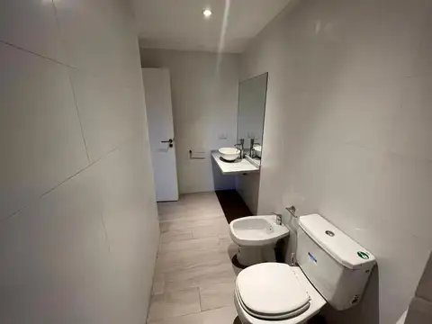 Teniente Juan Domingo Peron 4100, Piso 8