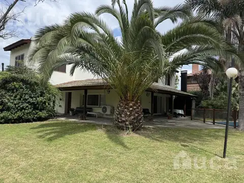 VENTA APTA CREDITO | Muy Buena CASA Frente al Golf | Country Los Horneros
