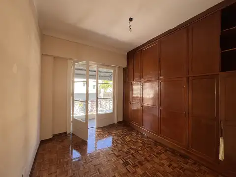 3 AMB AL FRENTE -CON BALCÓN