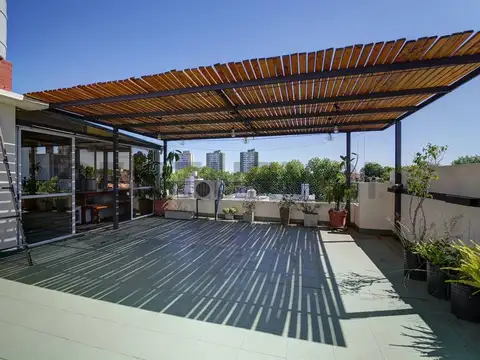 VENTA PH EN VILLA REAL PRIMER PISO CON TERRAZA Y QUINCHO