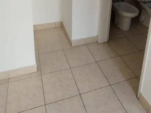 Monoambiente amplio con balcon terraza - Quincho y parrilla -Ladines al 2500