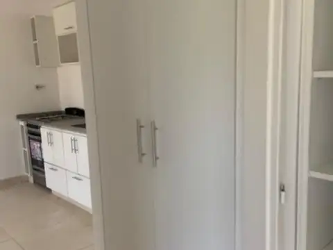 Departamento en venta de 2 ambientes en PB en El Aljibe