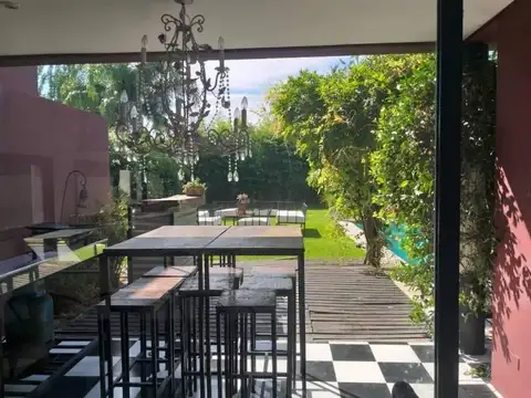 Casa 6 ambientes con 3 baños