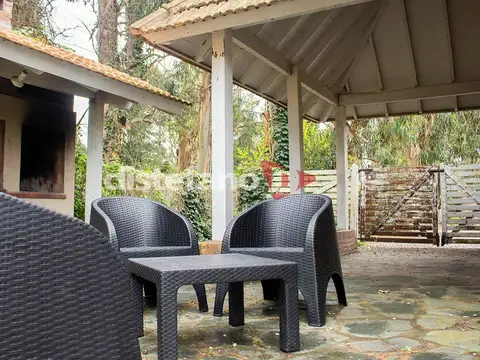 Casa 6 ambientes con 3 baños