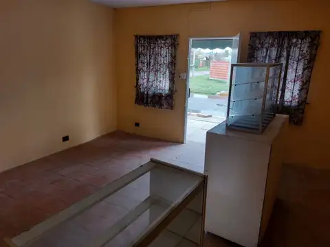 Local en Alquiler en Ingeniero Maschwitz, $ 400.000