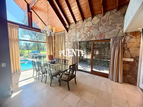 Casa 5 ambientes con 3 baños