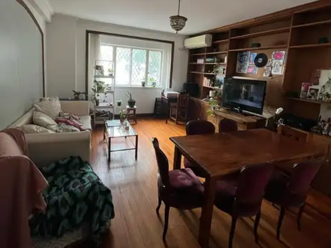 AMPLIO Y COMODO DEPARTAMENTO DE 4 AMB. EN RECOLETA