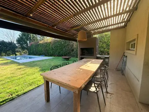Casa en Alquiler de 3 dormitorios