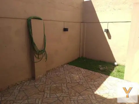 Depto Tipo Casa en Venta con 2 cocheras