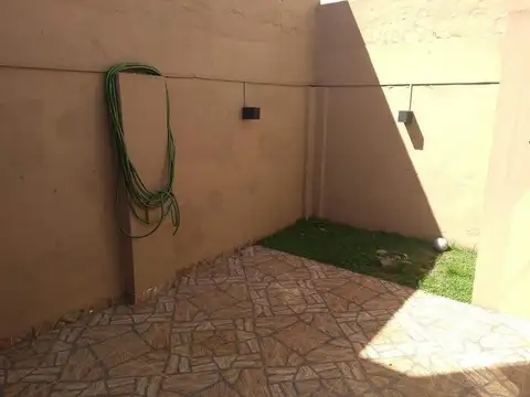 Depto Tipo Casa 2 ambientes con 1 baño