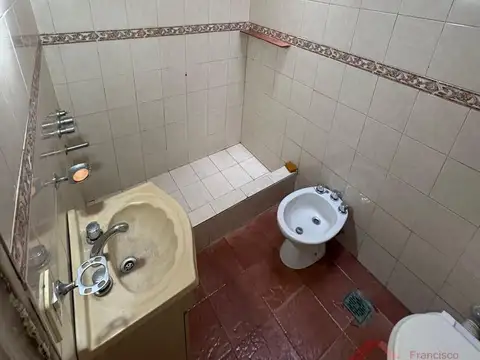 CASA 3 AMBIENTES EN VENTA – LOMAS DEL MIRADOR – LOTE PROPIO – APTO CRÉDITO