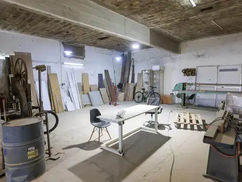 Galpon en Venta 44  mts Fondo