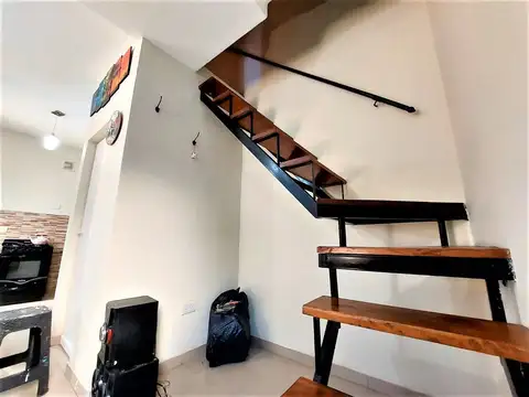 DUPLEX DE 4 AMB  MAS LOCALEN VENTA EN CIUDAD EVITA