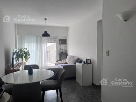 Depto. 3 Amb. Amplios con Balcón y Cochera